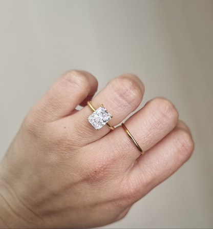 Sterling silver, 18k plated, 2Karat Cubic Zirconia Emerald cut ring 💍